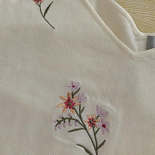 Rirandture(リランドチュール)の美品✨刺繍ニット🌸 レディースのトップス(ニット/セーター)の商品写真