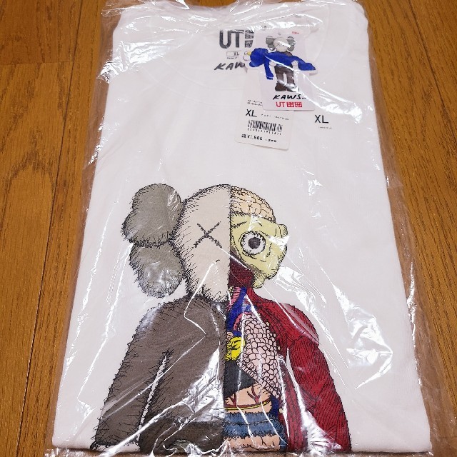 UNIQLO(ユニクロ)のXL kaws 半袖T 新品未使用 メンズのトップス(Tシャツ/カットソー(半袖/袖なし))の商品写真