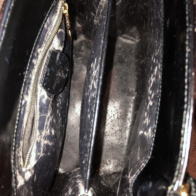 Gucci(グッチ)の【難あり】グッチ バッグ ショルダー 皮 エナメル ヴィンテージ レディースのバッグ(ショルダーバッグ)の商品写真