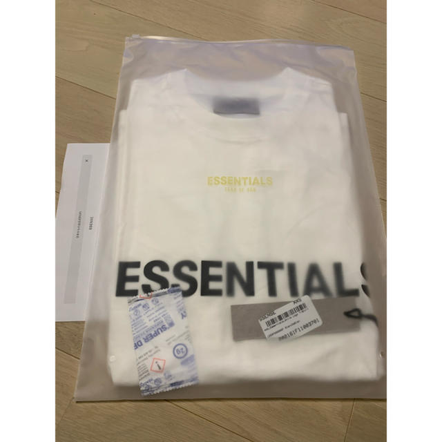 FEAR OF GOD(フィアオブゴッド)のfear of god essentials Tシャツ　XXS 白　ホワイト メンズのトップス(Tシャツ/カットソー(半袖/袖なし))の商品写真