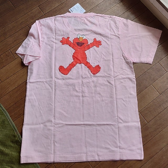 SESAME STREET(セサミストリート)のユニクロ　kaws sesamestreet メンズのトップス(Tシャツ/カットソー(半袖/袖なし))の商品写真