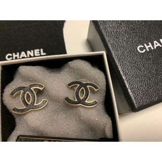 シャネル(CHANEL)のシャネル　ピアス　ロゴ(ピアス)