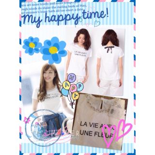 ジャスグリッティー(JUSGLITTY)の衿ビジュー調Ｔシャツ白(Tシャツ(半袖/袖なし))