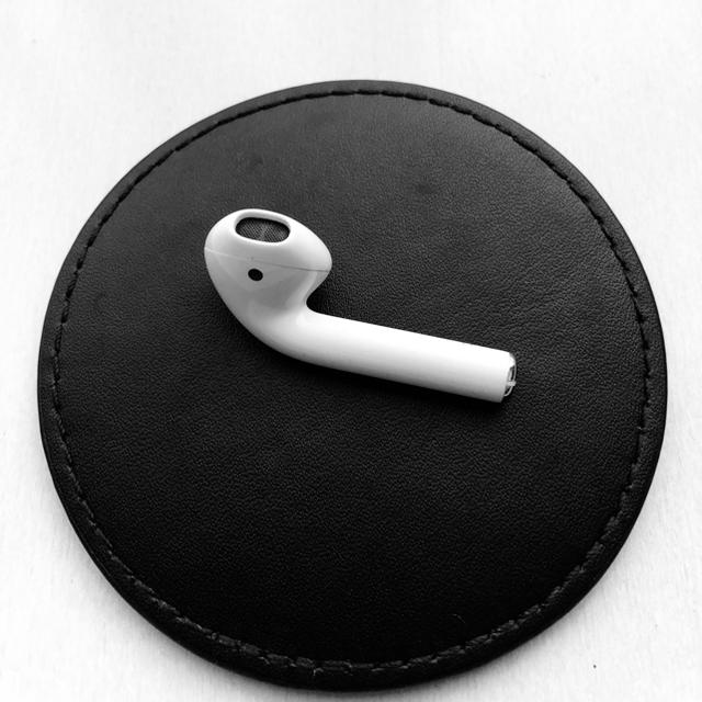 Air pods 第二世代　右耳のみ