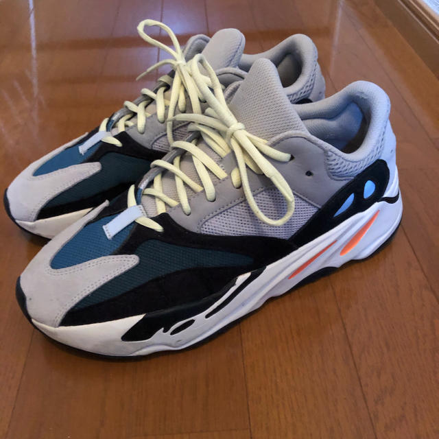 adidas YEEZY BOOST 700