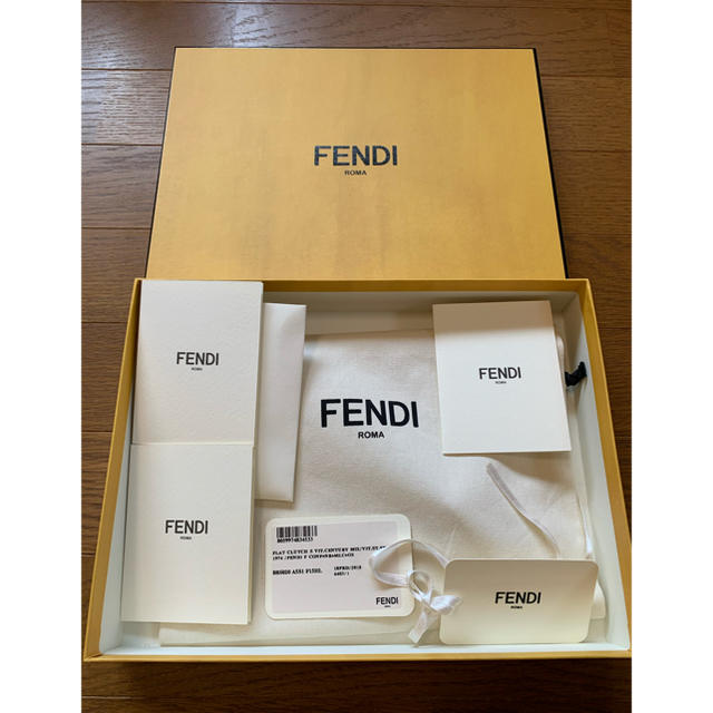 FENDI(フェンディ)のフェンディ　ミニクラッチバッグ　フェンディマニア レディースのバッグ(クラッチバッグ)の商品写真