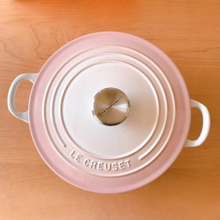 ルクルーゼ(LE CREUSET)のルクルーゼ　ココットロンド  22cm パウダーピンク　新品・未使用(鍋/フライパン)