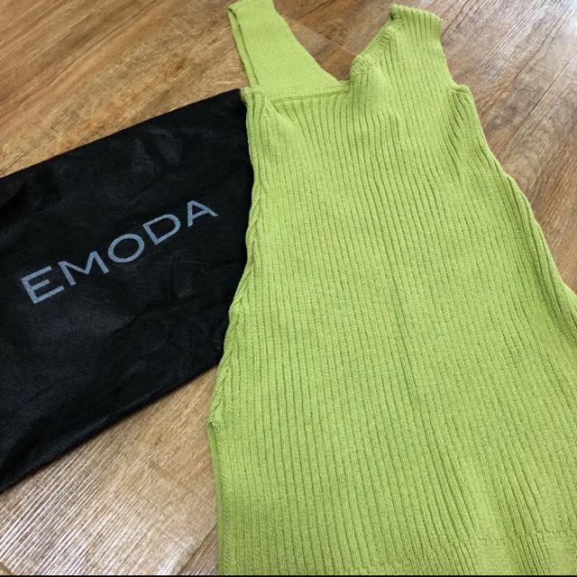 EMODA(エモダ)のEMODA タンクトップ　ニット レディースのトップス(タンクトップ)の商品写真