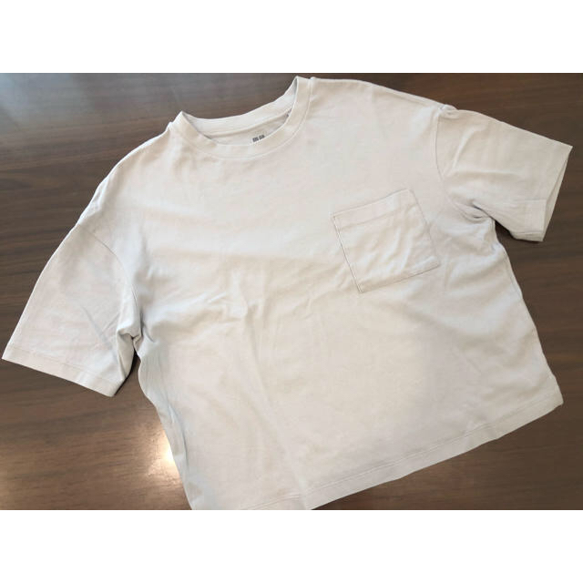 UNIQLO(ユニクロ)のスリット入りTシャツ レディースのトップス(Tシャツ(半袖/袖なし))の商品写真