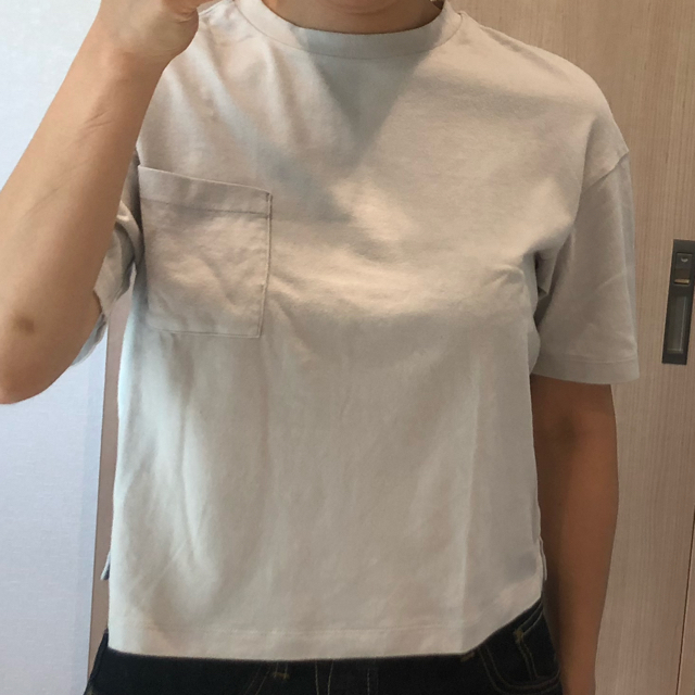 UNIQLO(ユニクロ)のスリット入りTシャツ レディースのトップス(Tシャツ(半袖/袖なし))の商品写真