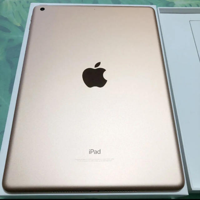 iPad タブレット　第6世代　128GB Wi-Fiモデル　ゴールド 1