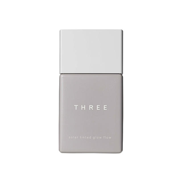 THREE(スリー)のTHREE✲ソーラーティンティドグローフロー コスメ/美容のベースメイク/化粧品(ファンデーション)の商品写真