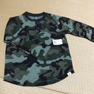 ギャップ(GAP)のお値下げ！新品　ギャップ　ロンティー(Tシャツ/カットソー)