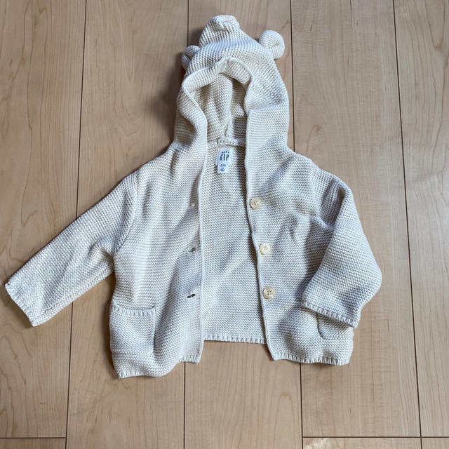 babyGAP(ベビーギャップ)のGAP フード付きセーター　6-12months キッズ/ベビー/マタニティのベビー服(~85cm)(ニット/セーター)の商品写真