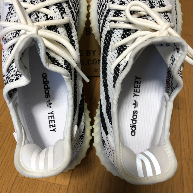 adidas(アディダス)のadidas yeezy boost 350 V2 zebra 28.5 メンズの靴/シューズ(スニーカー)の商品写真