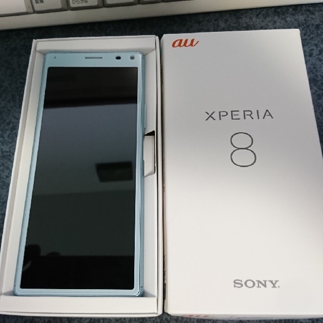 未使用　Xperia 8 SOV42 ブルー simフリー スマホ本体 おまけ付