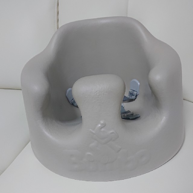 Bumbo(サンドベージュ)とBamboプレートレイ