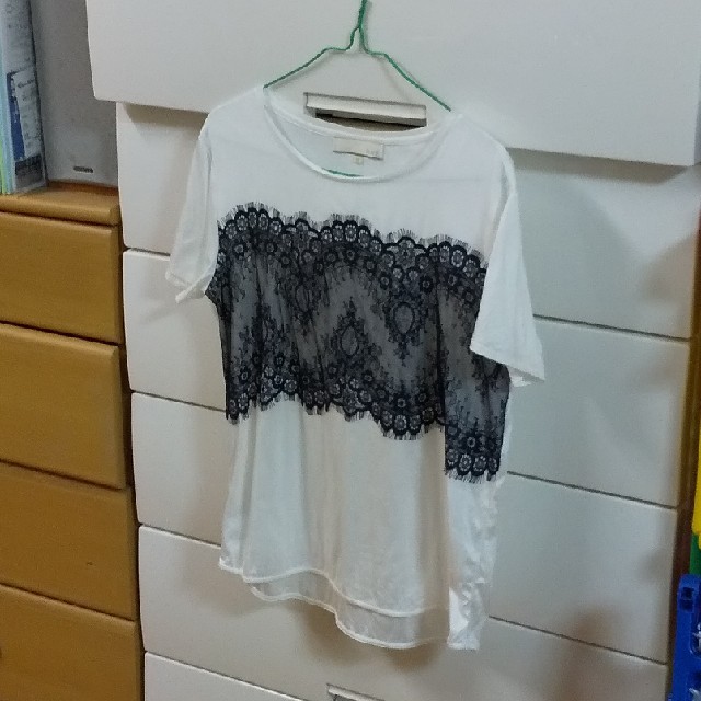 自由区(ジユウク)のTシャツ 自由区　未使用品 レディースのトップス(Tシャツ(半袖/袖なし))の商品写真