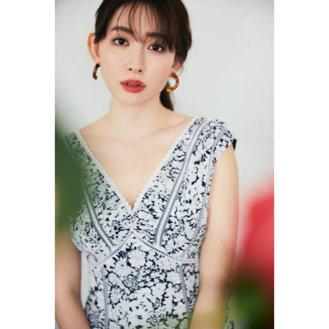 ハーリップトゥーherlipto Lace Trimmed Floral Dress