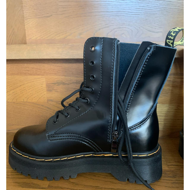 Dr.Martens(ドクターマーチン)のドクターマーチン JADON 8ホール レディースの靴/シューズ(ブーツ)の商品写真