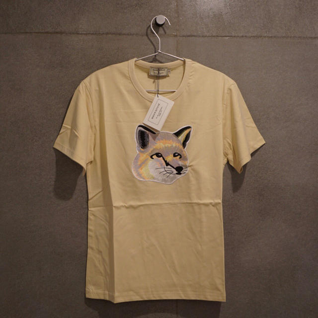 MAISON KITSUNE'(メゾンキツネ)のメゾンキツネ  Tシャツ パステル フォックス PASTEL FOX HEAD レディースのトップス(Tシャツ(半袖/袖なし))の商品写真