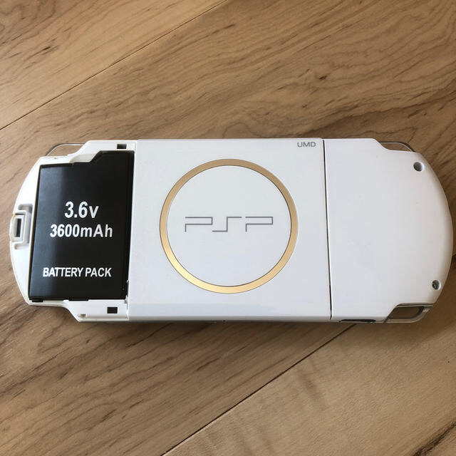 PSP3000 本体　パールホワイト 1