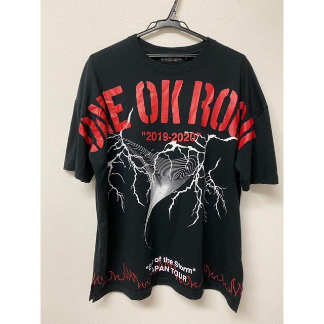 ONE OK ROCK(ワンオクロック)のワンオク　ライブTシャツ　eye of the storm Tシャツ メンズのトップス(Tシャツ/カットソー(半袖/袖なし))の商品写真