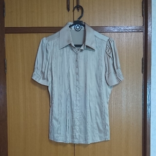 ナラカミーチェ(NARACAMICIE)の【お値下げ】ナラカミーチェNARACAMICIEのシルクのゴールドのシャツ(シャツ/ブラウス(半袖/袖なし))