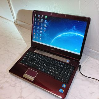 フジツウ(富士通)の【極上品】レッド/美品/最新Win10//大容量500GB/ソフト多数(ノートPC)