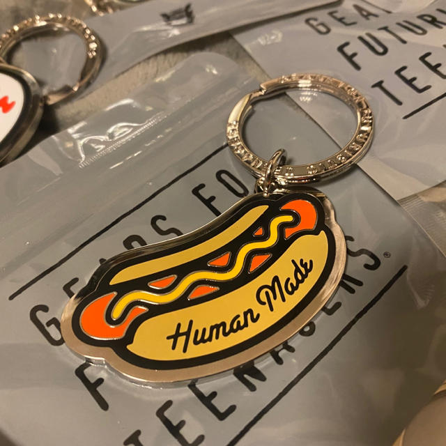 新品☆human made Hot Dog Key Charm キーホルダー メンズのファッション小物(キーホルダー)の商品写真
