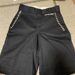 ディッキーズ(Dickies)のONE OK ROCK Dickiesスタッズ ブラック ハーフパンツ(ミュージシャン)