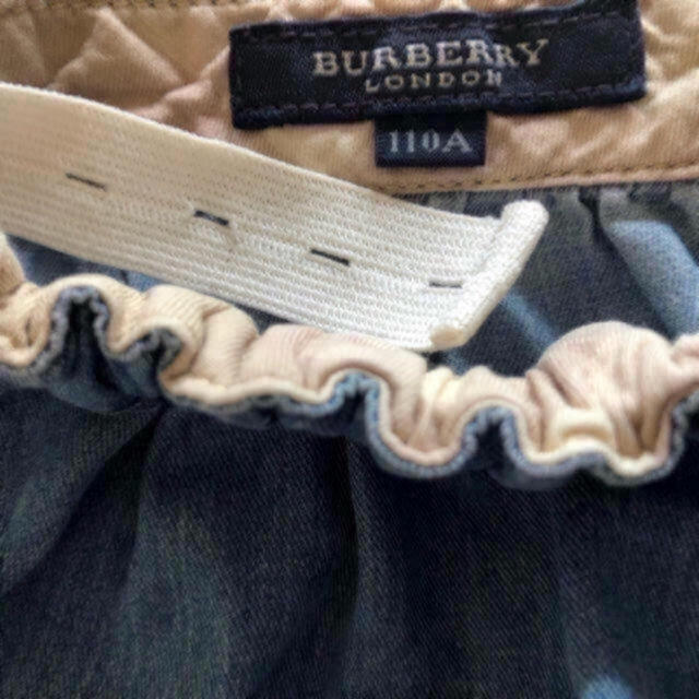 BURBERRY(バーバリー)の美品 バーバリー デニム スカート 110 インディゴ  キッズ/ベビー/マタニティのキッズ服女の子用(90cm~)(スカート)の商品写真