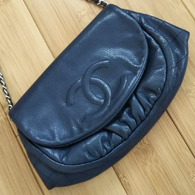 CHANEL(シャネル)のCHANEL☆ネイビー☆キャビアスキン☆チェーンウォレット レディースのファッション小物(財布)の商品写真