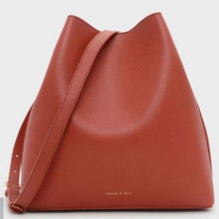 チャールズアンドキース(Charles and Keith)のチャールズ＆キース　バケットバッグ(ショルダーバッグ)