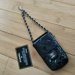 シャネル(CHANEL)のCHANEL☆ブラック☆エナメル☆携帯ケース(その他)