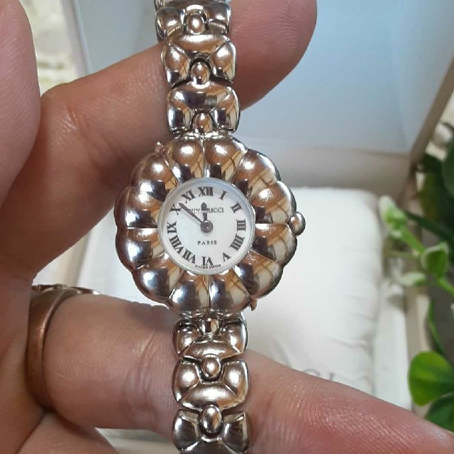 美品、入手困難!希少!NINA RICCI腕時計 レディース 美品、入手困難!希少!NINA RICCI腕時計 レディース