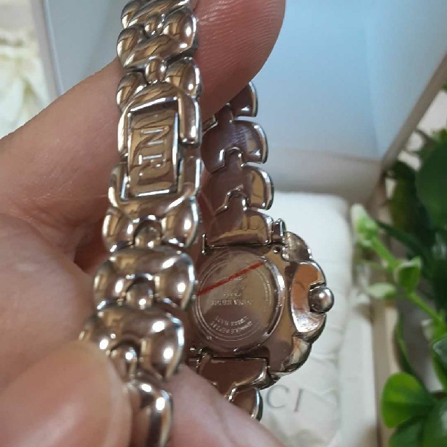 美品、入手困難!希少!NINA RICCI腕時計 レディース 美品、入手困難!希少!NINA RICCI腕時計 レディース