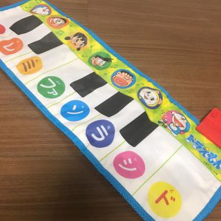 ショウガクカン(小学館)の知育玩具　ドラえもん　シート鍵盤　ピアノ (匿名送料込み)(楽器のおもちゃ)