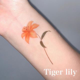 防弾少年団 Bts Tiger Lily フラワータトゥーシール M Bts グク の通販 ラクマ