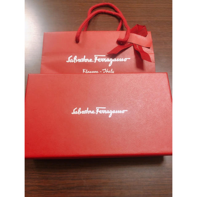 Salvatore Ferragamo(サルヴァトーレフェラガモ)の新品★フェラガモ　長財布 レディースのファッション小物(財布)の商品写真