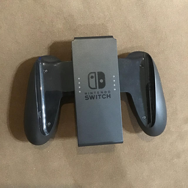 Nintendo Switch(ニンテンドースイッチ)の任天堂Switch ジョイコングリップ エンタメ/ホビーのゲームソフト/ゲーム機本体(携帯用ゲーム機本体)の商品写真