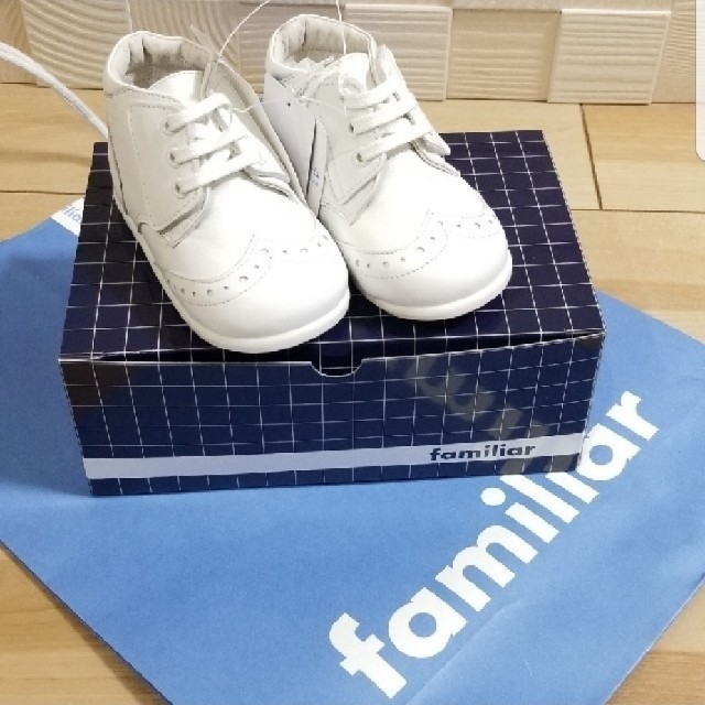 定価8,000円　新品ファミリアファーストシューズ12.5cm　familiar