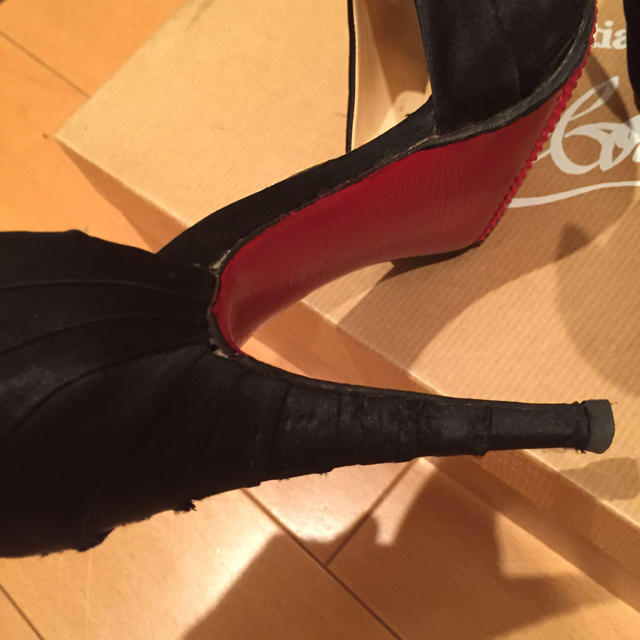 Christian Louboutin(クリスチャンルブタン)のルブタン.サテンパンプス レディースの靴/シューズ(ハイヒール/パンプス)の商品写真