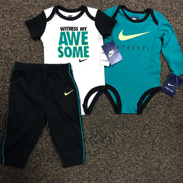 NIKE(ナイキ)の新品　ナイキ　子供用　3点セット　75cm キッズ/ベビー/マタニティのベビー服(~85cm)(ロンパース)の商品写真