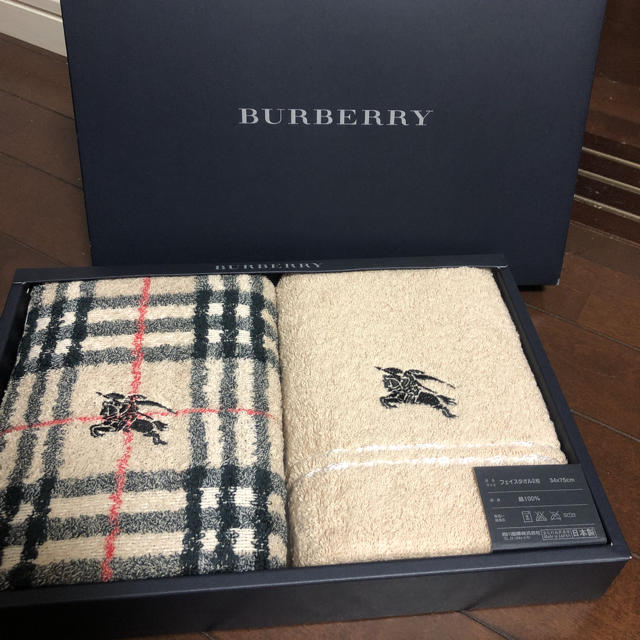 BURBERRY(バーバリー)のバーバリー　フェイスタオル インテリア/住まい/日用品の日用品/生活雑貨/旅行(タオル/バス用品)の商品写真