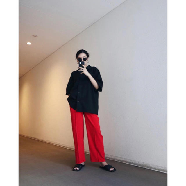 BEAUTY&YOUTH UNITED ARROWS(ビューティアンドユースユナイテッドアローズ)のANNAHL Tuck Straight Pants    RED M レディースのパンツ(カジュアルパンツ)の商品写真