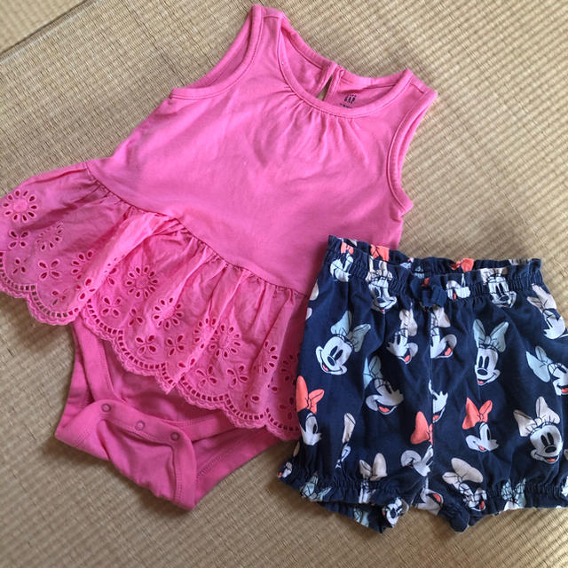 babyGAP(ベビーギャップ)の専用 新品 baby gap ミニーちゃんブルマ 80  キッズ/ベビー/マタニティのベビー服(~85cm)(ロンパース)の商品写真