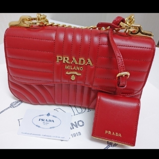 PRADA(プラダ)のプラダバッグ新品、ショルダーバッグ、ルイヴィトン、シャネル、グッチ好きな方に レディースのバッグ(ショルダーバッグ)の商品写真
