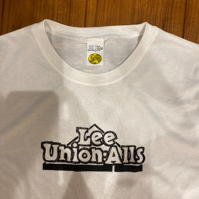 Lee(リー)のLee tシャツ  ロゴtシャツ  リーバイス　リー好きに レディースのトップス(Tシャツ(半袖/袖なし))の商品写真
