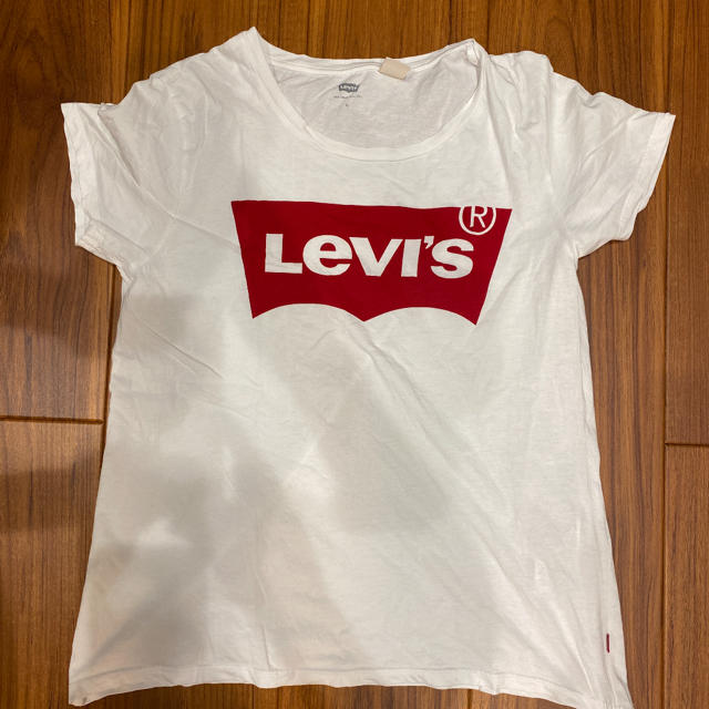 Levi's(リーバイス)のLevi's　リーバイス　Tシャツ　半袖　 レディースのトップス(Tシャツ(半袖/袖なし))の商品写真